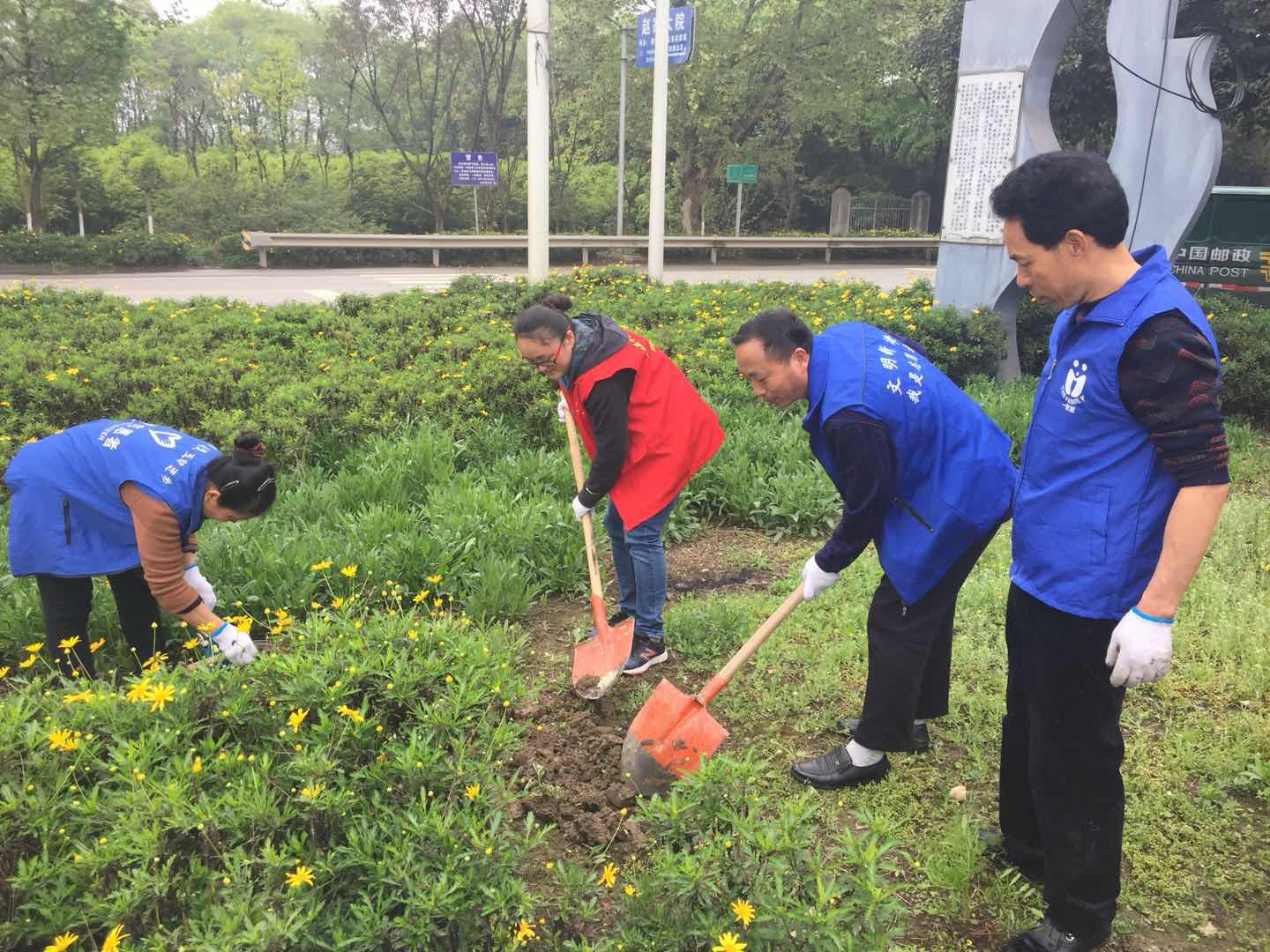 我做了一件满意的事450_满意的事作文400字_我做了一件满意的事四百字