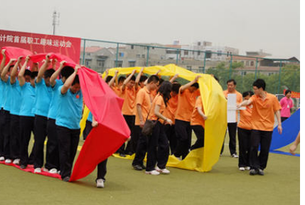 运动会新闻100字左右_新闻怎么写100字左右运动会_新闻写运动会的作文