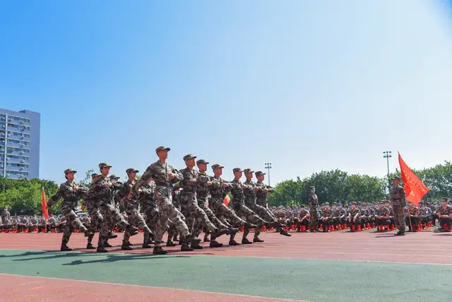 军训韩国学生视频大全_韩国学生军训_韩国人军训